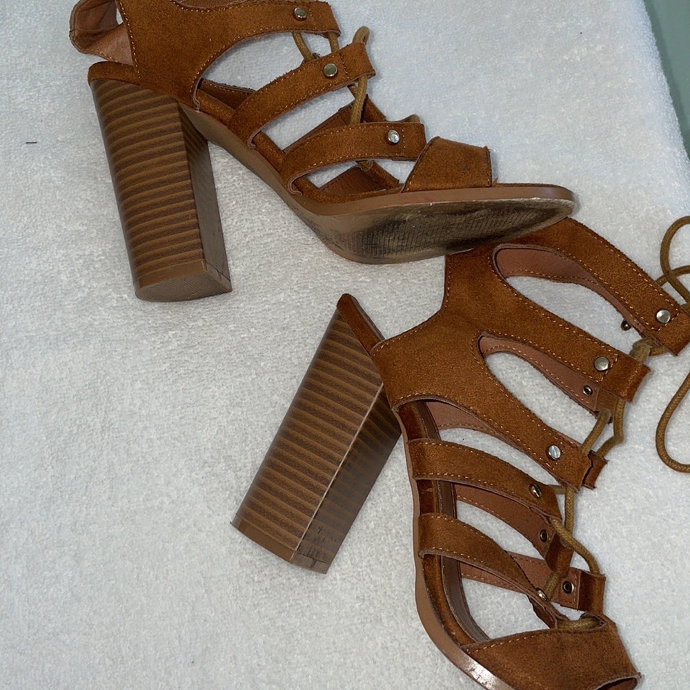 Charlotte Russe sz 7 Brown Lace Up Gladiator Strappy Block Heel Sandals GUC - Picture 9 of 12
